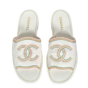 CHANEL White Leather CC Logo Embroidered Flat Slide Sandals